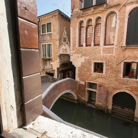 Konukevi Palazzo Ducale 4*